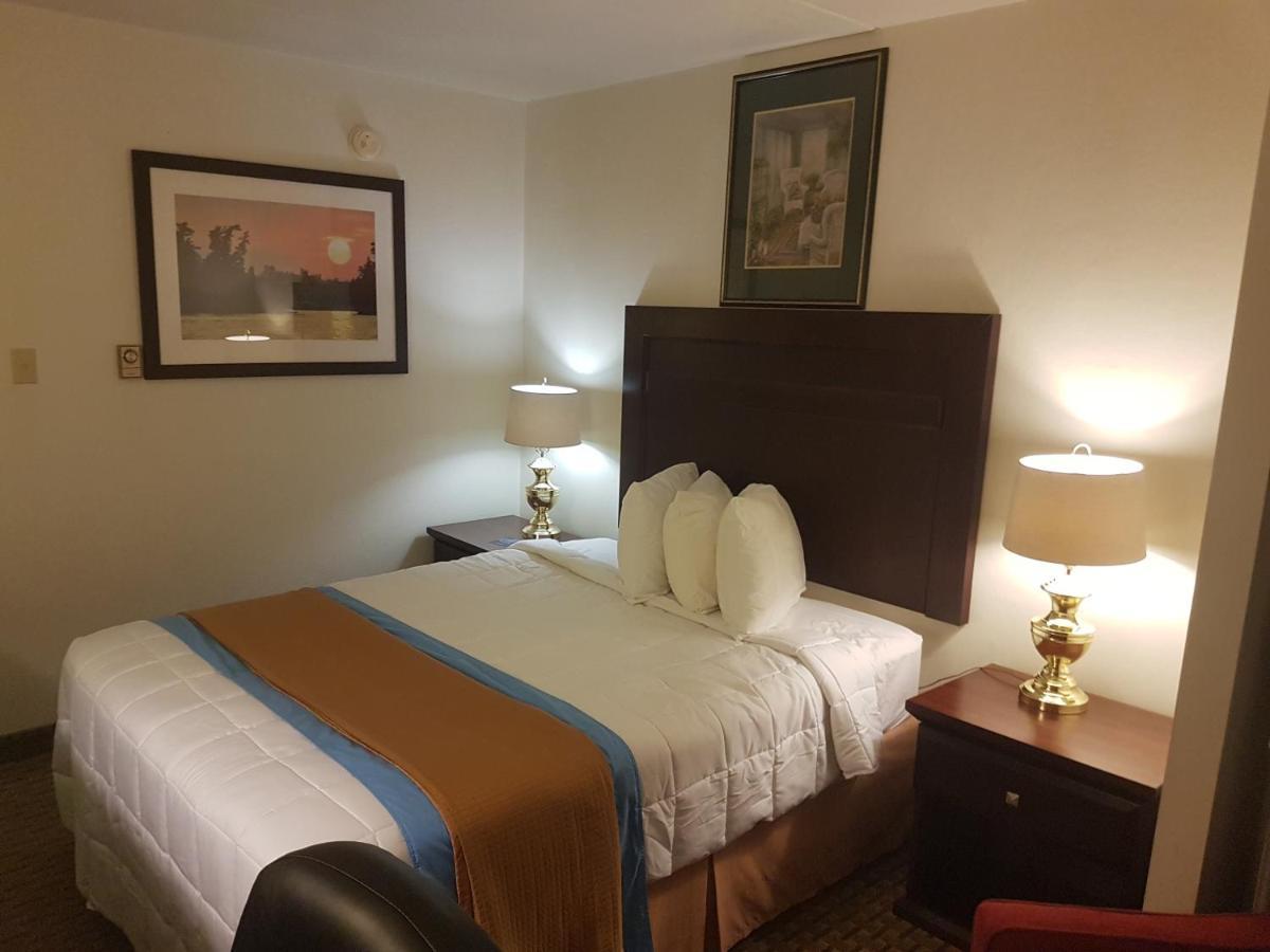 Ba Hotel Red Deer Kültér fotó