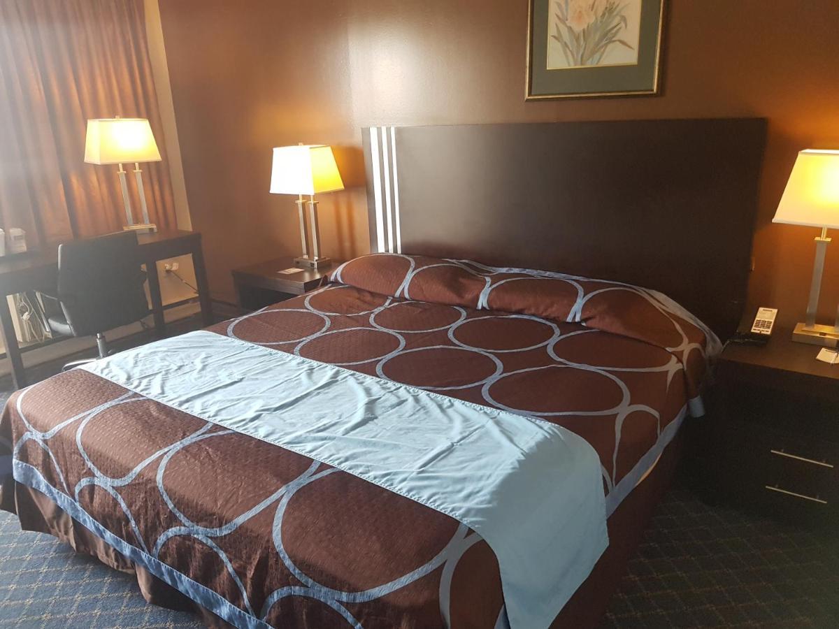 Ba Hotel Red Deer Kültér fotó
