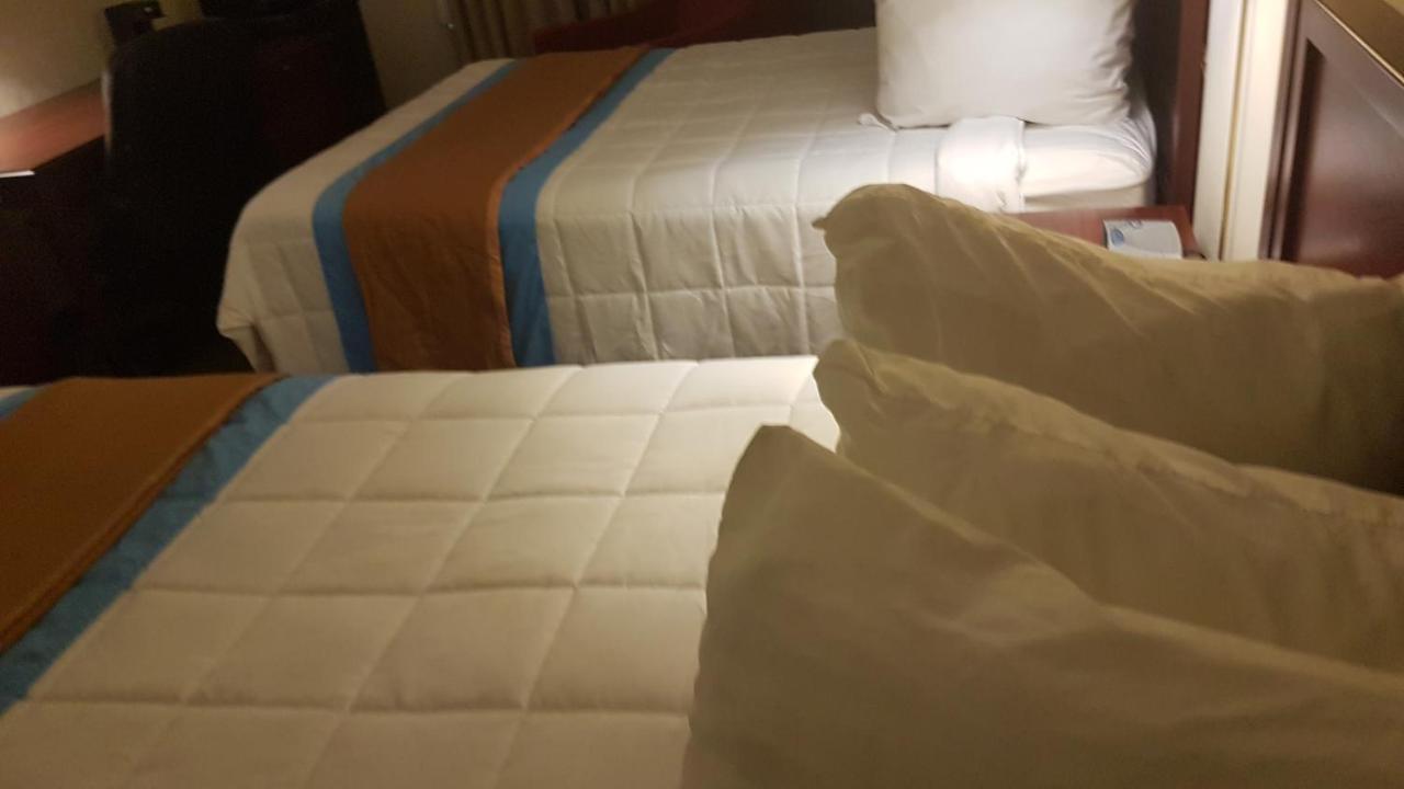 Ba Hotel Red Deer Kültér fotó