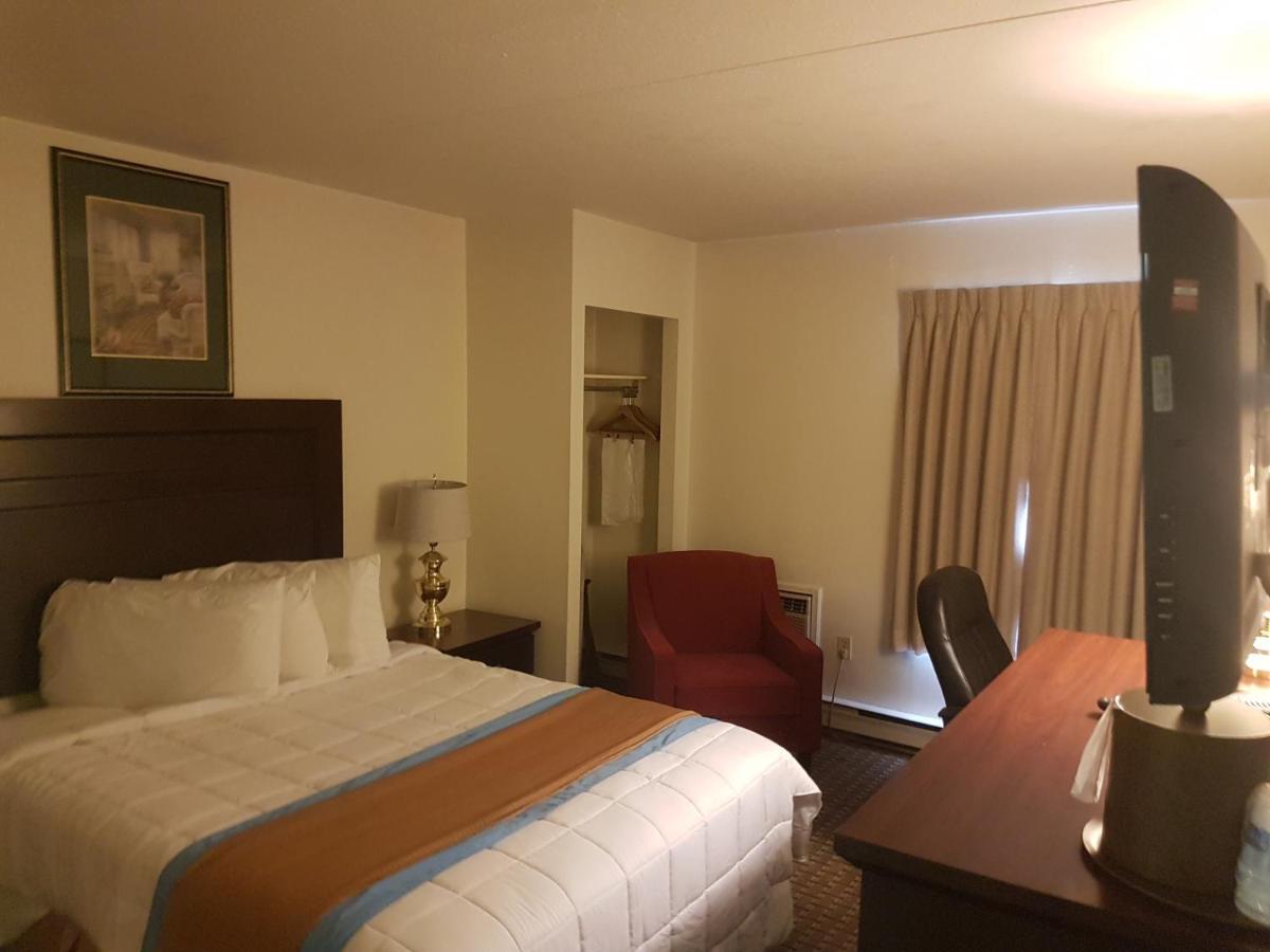 Ba Hotel Red Deer Kültér fotó
