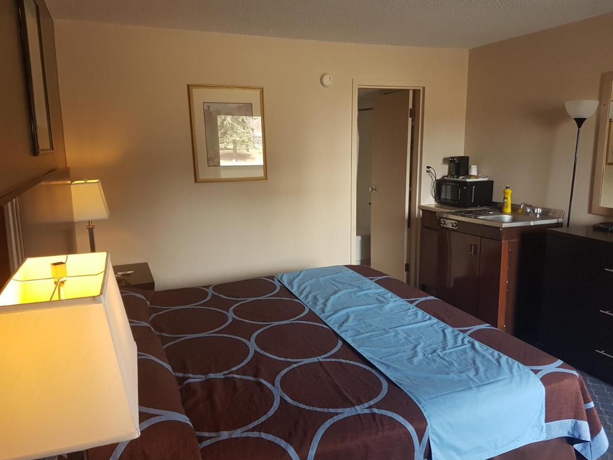 Ba Hotel Red Deer Kültér fotó