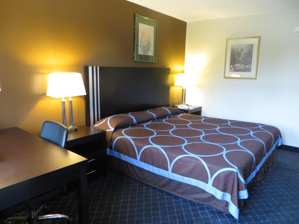 Ba Hotel Red Deer Kültér fotó