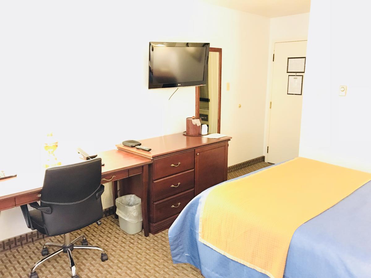 Ba Hotel Red Deer Kültér fotó
