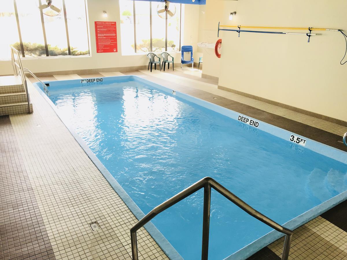 Ba Hotel Red Deer Kültér fotó