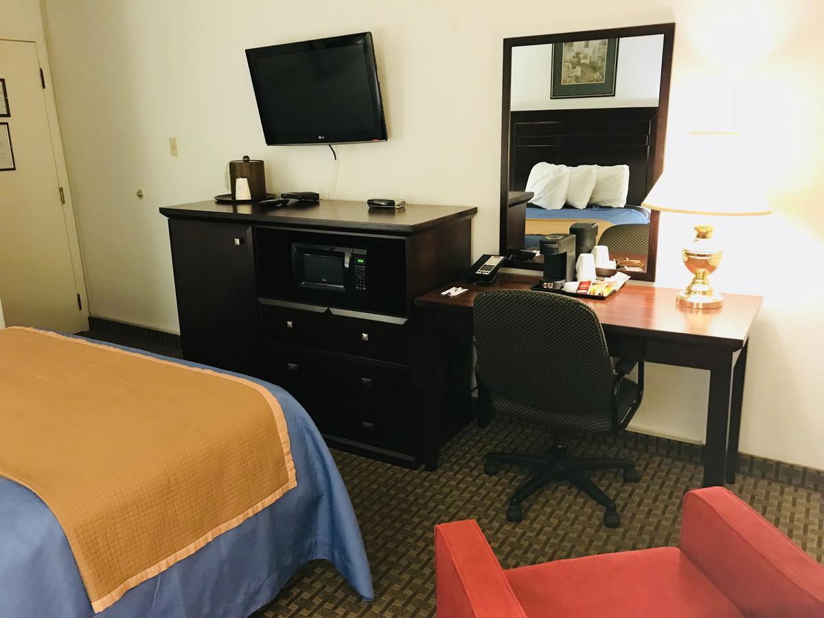 Ba Hotel Red Deer Kültér fotó