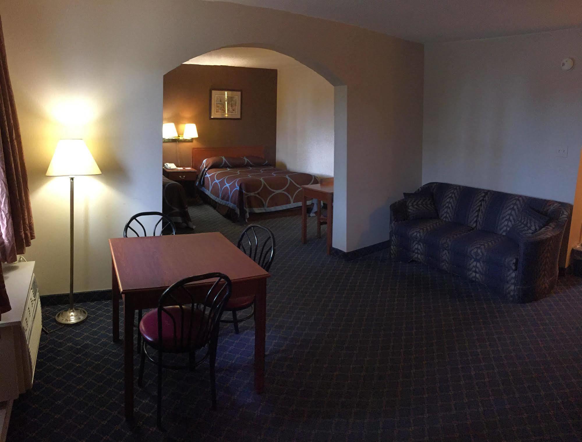 Ba Hotel Red Deer Kültér fotó