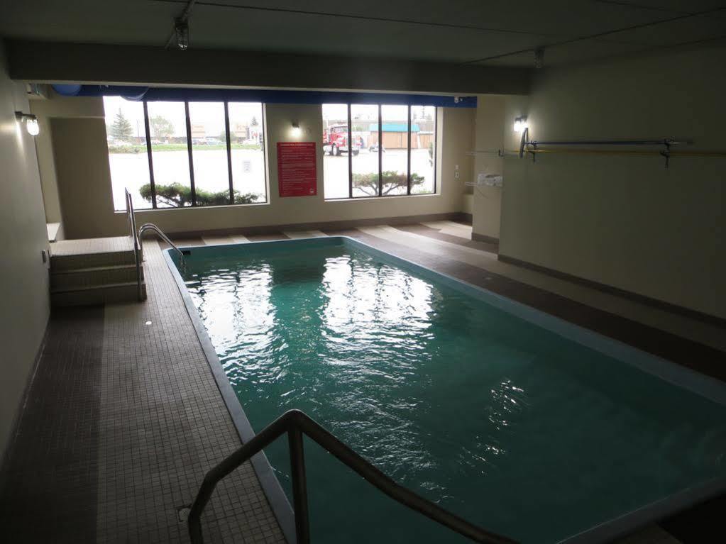 Ba Hotel Red Deer Kültér fotó