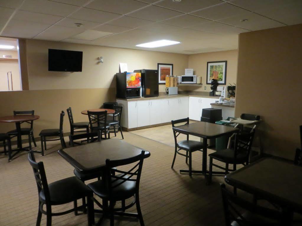 Ba Hotel Red Deer Kültér fotó