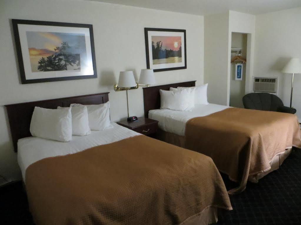 Ba Hotel Red Deer Kültér fotó